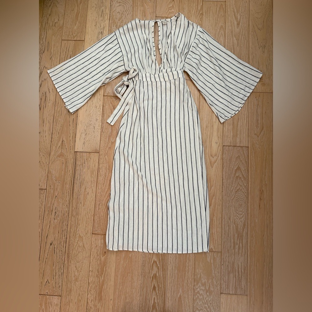 Billabong Striped Midi Wrap Dress Bell Sleeves V Neck Tie Waist Beach Vacation - Picture 6 of 14